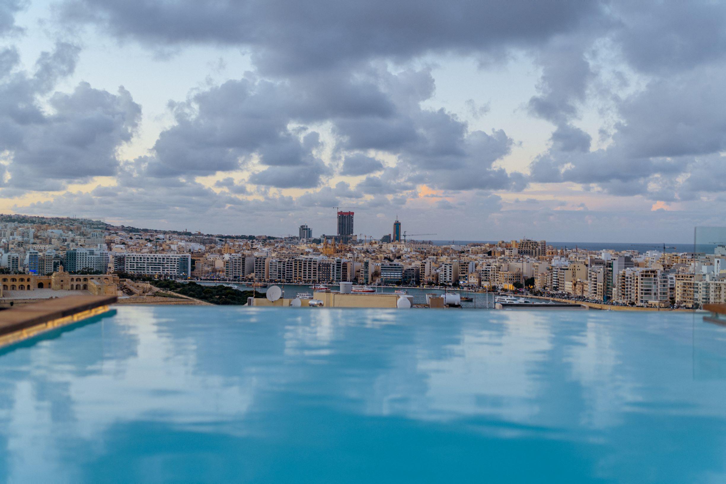 The Embassy Valletta Hotel Esterno foto